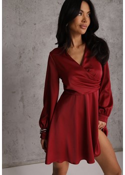 Czerwona Bawełniana Sukienka VICES z Satyny z Kopertowym Dekoltem Cunelia ze sklepu renee.pl w kategorii Sukienki - zdjęcie 188938919