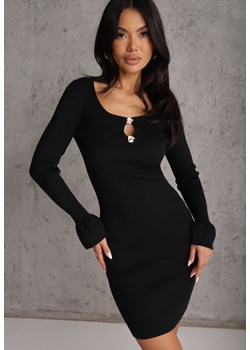 Czarna Wiskozowa Prążkowana Sukienka Bodycon Ozdobiona Wycięciem i Guzikami Nevelaura ze sklepu renee.pl w kategorii Sukienki - zdjęcie 188938925
