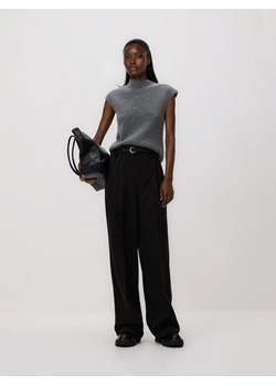 Reserved - Spodnie z paskiem - czarny ze sklepu Reserved w kategorii Spodnie damskie - zdjęcie 188939785