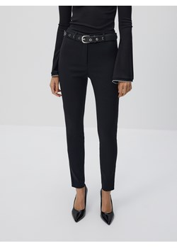 Reserved - Spodnie z paskiem - czarny ze sklepu Reserved w kategorii Spodnie damskie - zdjęcie 188939796