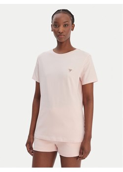 Guess T-Shirt V4YI09 J1314 Różowy Regular Fit ze sklepu MODIVO w kategorii Bluzki damskie - zdjęcie 188953059