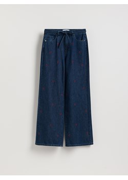 Reserved - Jeansy wide leg z haftem - granatowy ze sklepu Reserved w kategorii Spodnie dziewczęce - zdjęcie 188954609