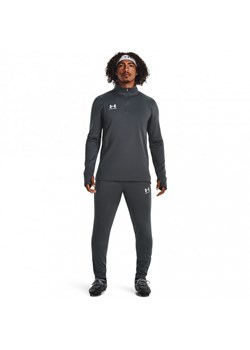 Męskie spodnie treningowe Under Armour Men\'s UA Challenger Training Pants - szare ze sklepu Sportstylestory.com w kategorii Spodnie męskie - zdjęcie 188954975