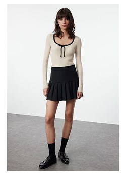 trendyol Koszulka w kolorze kremowo-czarnym ze sklepu Limango Polska w kategorii Bluzki damskie - zdjęcie 188956667