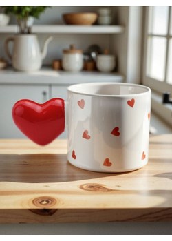 Sinsay - Kubek z uchwytem w kształcie serca - czerwony ze sklepu Sinsay w kategorii Kubki - zdjęcie 188959518