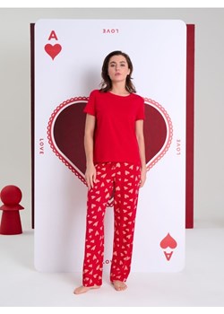 Sinsay - Bawełniana piżama dwuczęściowa z motywem serca - czerwony ze sklepu Sinsay w kategorii Piżamy damskie - zdjęcie 188959617