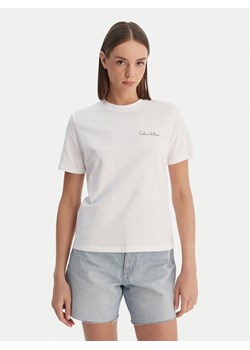 Calvin Klein T-Shirt Calvin Klein-Lv047E809G Yaa LV047E809G Biały Classic Fit ze sklepu MODIVO w kategorii Bluzki damskie - zdjęcie 188960359