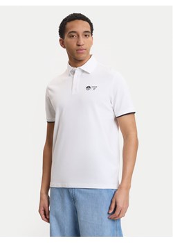Guess Polo M6GP47 K3323 Biały Regular Fit ze sklepu MODIVO w kategorii T-shirty męskie - zdjęcie 188961729