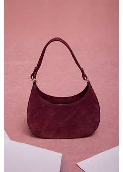 Estro: Bordowa torebka damska typu shoulder bag z włoskiego weluru naturalnego Premium ze sklepu Estro w kategorii Torebki hobo - zdjęcie 188963499