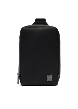 Calvin Klein Saszetka Emblem Hw Sling LV04D3292G Czarny ze sklepu MODIVO w kategorii Torby męskie - zdjęcie 188967595