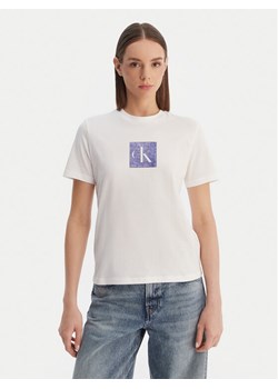 Calvin Klein Jeans T-Shirt LV047F819G Biały Classic Fit ze sklepu MODIVO w kategorii Bluzki damskie - zdjęcie 188967689