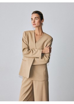 Reserved - Gładka marynarka - beżowy ze sklepu Reserved w kategorii Marynarki damskie - zdjęcie 188968975