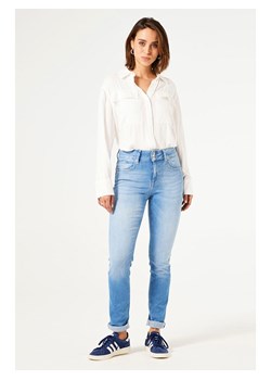 Garcia Dżinsy - Regular fit - w kolorze błękitnym ze sklepu Limango Polska w kategorii Jeansy damskie - zdjęcie 188977449