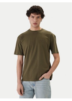 Guess T-Shirt F6GI11 K8HM4 Khaki Regular Fit ze sklepu MODIVO w kategorii T-shirty męskie - zdjęcie 188979706