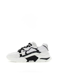 Guess Sneakersy 181332 Czarny ze sklepu MODIVO w kategorii Buty sportowe damskie - zdjęcie 188979718