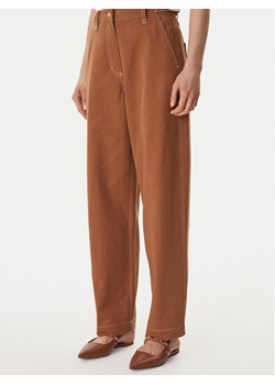 Guess Jeansy W6GB10 W1805 Brązowy Relaxed Fit ze sklepu MODIVO w kategorii Jeansy damskie - zdjęcie 188979719