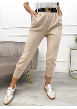 Ciemnobeżowe Spodnie z Paskiem ze sklepu ModnaKiecka.pl w kategorii Spodnie damskie - zdjęcie 188983488