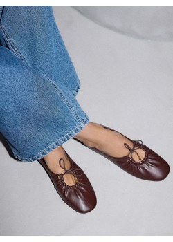 Mohito - Brązowe baleriny - ciemnobrązowy ze sklepu Mohito w kategorii Balerinki - zdjęcie 188985449
