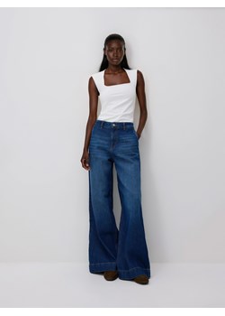 Reserved - Gładki top - biały ze sklepu Reserved w kategorii Bluzki damskie - zdjęcie 188997908