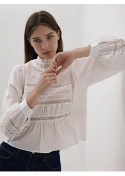 Reserved - Bluzka z ażurowym wzorem - biały ze sklepu Reserved w kategorii Bluzki damskie - zdjęcie 188998068