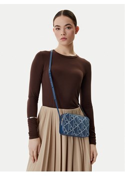 Torebka Calvin Klein Emblem Aop Denim Camera Bag LV04F3430G Niebieski ze sklepu eobuwie.pl w kategorii Listonoszki - zdjęcie 188998747