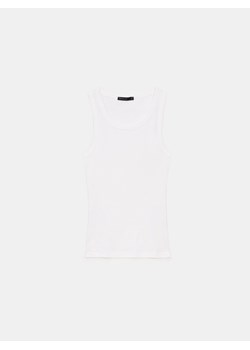 Mohito - Biały dopasowany top - biały ze sklepu Mohito w kategorii Bluzki damskie - zdjęcie 189003388