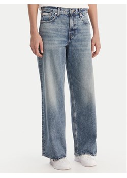 Calvin Klein Jeans Jeansy LV047F473G Niebieski Relaxed Fit ze sklepu MODIVO w kategorii Jeansy damskie - zdjęcie 189004286