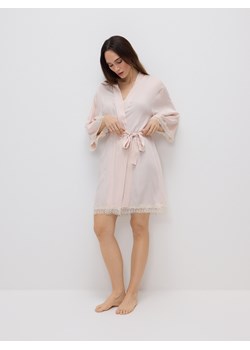 Reserved - Szlafrok z koronką - kremowy ze sklepu Reserved w kategorii Szlafroki damskie - zdjęcie 189010836