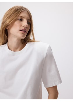 Reserved - T-shirt z poduszkami na ramionach - biały ze sklepu Reserved w kategorii Bluzki damskie - zdjęcie 189011008