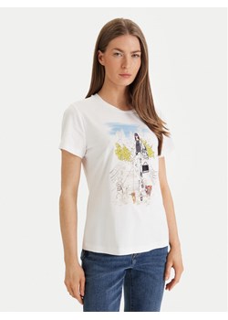 DKNY T-Shirt Central Park Conversational P61M0WNA Biały Regular Fit ze sklepu MODIVO w kategorii Bluzki damskie - zdjęcie 189020977