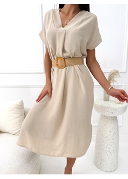 Ciemnobeżowa Sukienka z Dekoltem V i Paskiem ze sklepu ModnaKiecka.pl w kategorii Sukienki - zdjęcie 189022316