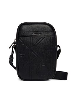 Calvin Klein Saszetka Emblem Aop Emboss Slim Reporter LV04D3371G Czarny ze sklepu MODIVO w kategorii Torby męskie - zdjęcie 189026025