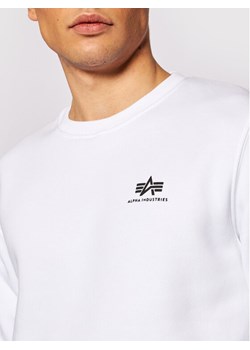 Alpha Industries Bluza Basic 188307 Biały Regular Fit ze sklepu MODIVO w kategorii Bluzy męskie - zdjęcie 189029199