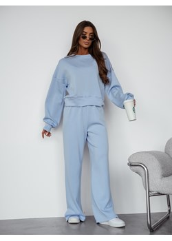KOMPLET MASEŁKO BLUZA + SPODNIE Z SZEROKĄ NOGAWKĄ- NIEBIESKI BABY BLUE ze sklepu olika.com.pl w kategorii Komplety i garnitury damskie - zdjęcie 189033558