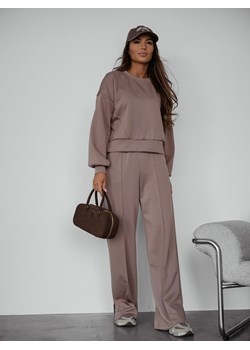 KOMPLET MASEŁKO BLUZA + SPODNIE Z SZEROKĄ NOGAWKĄ- CAPPUCCINO ze sklepu olika.com.pl w kategorii Komplety i garnitury damskie - zdjęcie 189033569