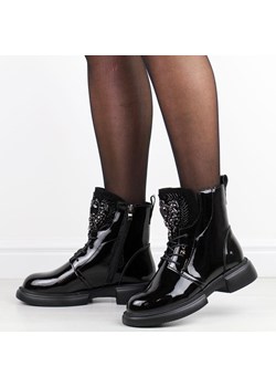 Czarne lakierowane skórzane botki damskie Filippo Dbt6568/24 ze sklepu suzana.pl w kategorii Botki - zdjęcie 189039445