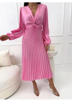 Pudrowa Satynowa Sukienka z Plisowanym Dołem ze sklepu ModnaKiecka.pl w kategorii Sukienki - zdjęcie 189058179