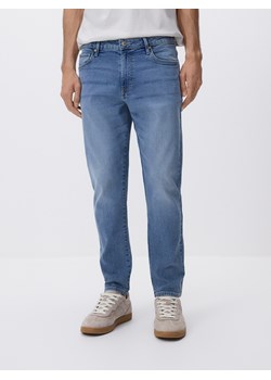Reserved - Jeansy carrot slim z efektem sprania - niebieski ze sklepu Reserved w kategorii Jeansy męskie - zdjęcie 189058685