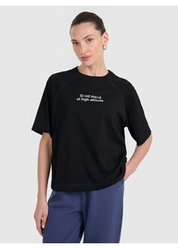 Damski t-shirt oversize z nadrukiem 4F 4FWAW25TTSHF2323 - czarny ze sklepu Sportstylestory.com w kategorii Bluzki damskie - zdjęcie 189058808