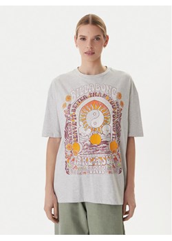 Billabong T-Shirt Surf Trip EBJZT00593 Szary Loose Fit ze sklepu MODIVO w kategorii Bluzki damskie - zdjęcie 189060505