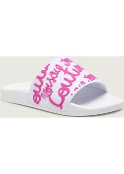 Versace Jeans Couture Klapki FONDO SHELLY DIS. SQ1 ze sklepu Gomez Fashion Store w kategorii Klapki damskie - zdjęcie 189075705