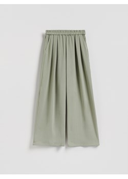 Reserved - Szerokie spodnie - ciemnozielony ze sklepu Reserved w kategorii Spodnie damskie - zdjęcie 189077868