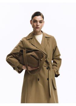 Reserved - Zamszowa torebka hobo - beżowy ze sklepu Reserved w kategorii Torebki damskie - zdjęcie 189078048