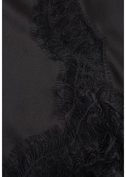 Czarna Satynowa Spódnica Ozdobiona Rozcięciem na Nogę i Koronką Saviraet ze sklepu renee.pl w kategorii Spódnice - zdjęcie 189080505