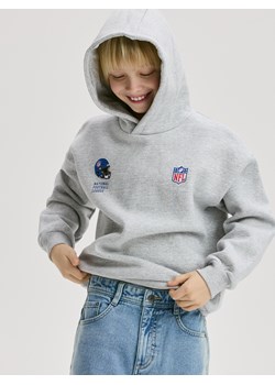 Reserved - Bawełniana bluza NFL - jasnoszary ze sklepu Reserved w kategorii Bluzy chłopięce - zdjęcie 189081317