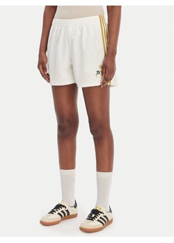 adidas Szorty sportowe Liberty London Firebird KE3663 Biały Loose Fit ze sklepu MODIVO w kategorii Szorty - zdjęcie 189082967