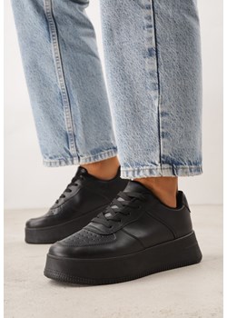 Czarne Kultowe Sneakersy na Grubej Podeszwie z Perforacją na Nosku Lissina ze sklepu renee.pl w kategorii Buty sportowe damskie - zdjęcie 189084159