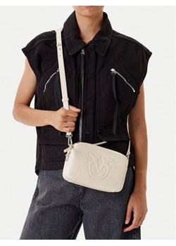 Torebka PINKO Carrie Camera Bag Classic PE 25 PLTT 104336 A26J Écru ze sklepu eobuwie.pl w kategorii Listonoszki - zdjęcie 189087948