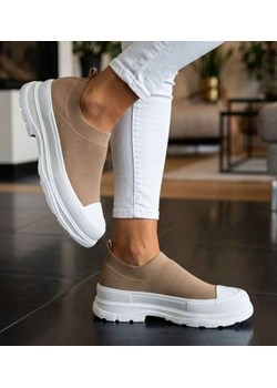 Trampki na platformie wsuwane Khaki /J5-3 18745 T7/ ze sklepu Pantofelek24.pl w kategorii Trampki damskie - zdjęcie 189096969