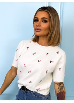SWETER NA KRÓTKI RĘKAW Z HAFTOWANYMI KWIATAMI- BIAŁY ze sklepu olika.com.pl w kategorii Swetry damskie - zdjęcie 189097117